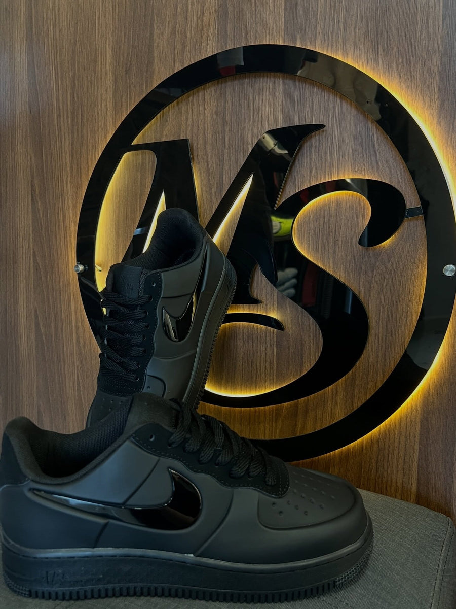 Nike Air Force 1 Triple Black